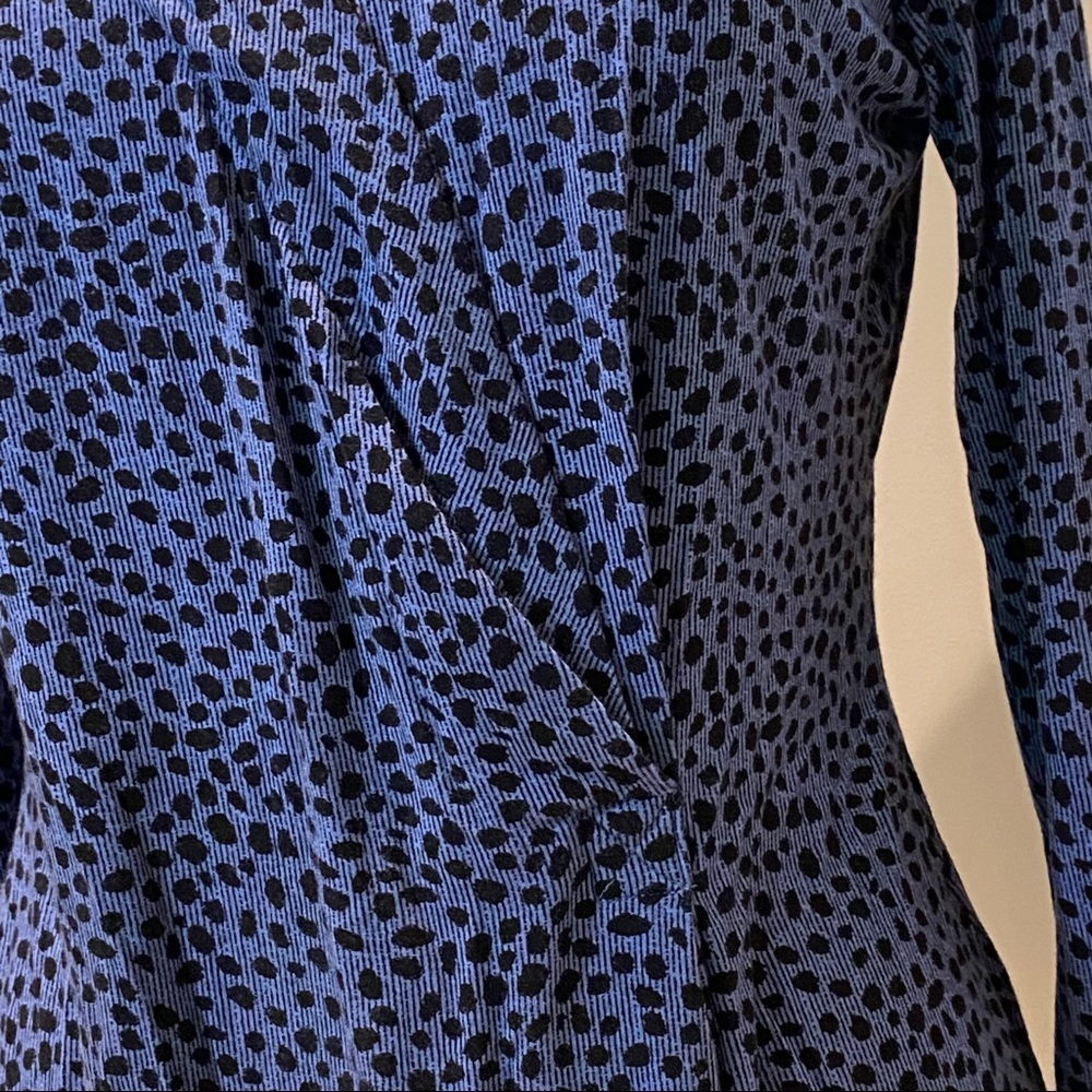 Lisa Rinna V-Neck Pleat Longsleeve Top - Picture 6 of 13
